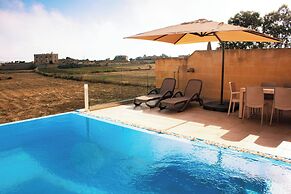 Kenn Gozitan Villa and Pool