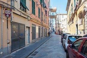 Charming Flat Next to Genoa's Aquarium