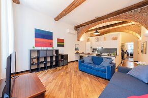 Charming Flat Next to Genoa's Aquarium