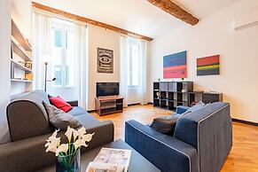 Charming Flat Next to Genoa's Aquarium