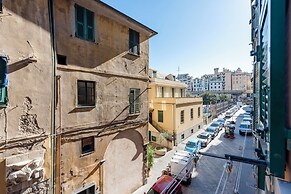Charming Flat Next to Genoa's Aquarium