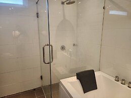 A2-stunning Seaview 4brs3baths Duplex Karon City