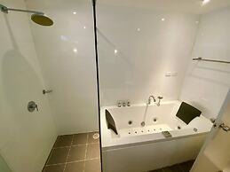 A2-stunning Seaview 4brs3baths Duplex Karon City