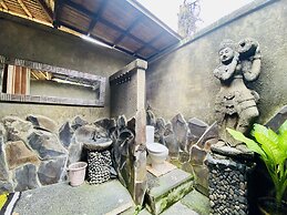 Dong Loka Guesthouse Bali