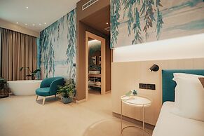 Lumia Hotel