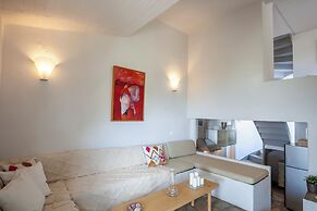 Alterra Vita Captain's Cabin