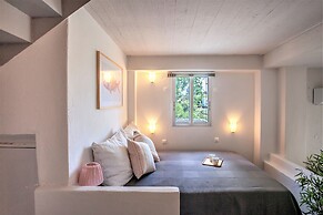 Alterra Vita Captain's Cabin