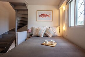 Alterra Vita Captain's Cabin