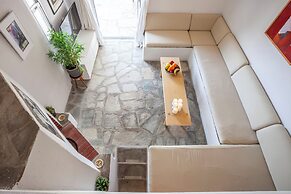 Alterra Vita Captain's Cabin