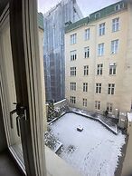 Elegant Apartment in the City