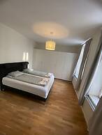 Elegant Apartment in the City