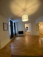 Elegant Apartment in the City