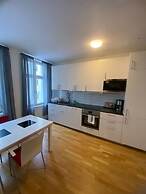 Elegant Apartment in the City