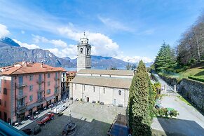 Lotus Apartment With Lakeview by Wonderful Italy