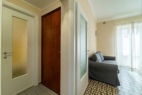 Lotus Apartment With Lakeview by Wonderful Italy