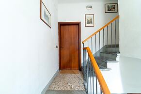 Lotus Apartment With Lakeview by Wonderful Italy