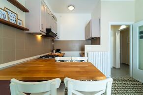 Lotus Apartment With Lakeview by Wonderful Italy