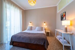 Lotus Apartment With Lakeview by Wonderful Italy