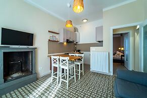 Lotus Apartment With Lakeview by Wonderful Italy