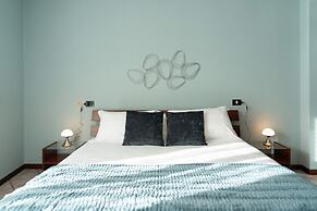 Lakefront Retreat by Wonderful Italy - Celeste