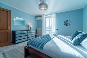 Lakefront Retreat by Wonderful Italy - Celeste