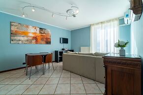 Lakefront Retreat by Wonderful Italy - Celeste