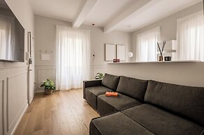 Tornabuoni Place & Dream by Mmega