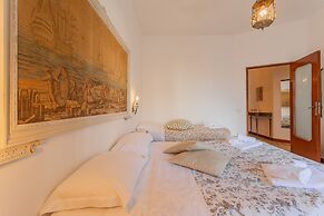 Golden Apartment in Bari