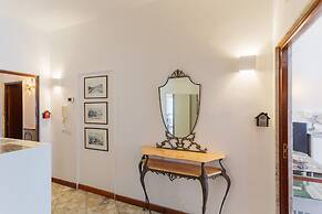 Golden Apartment in Bari