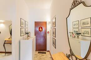 Golden Apartment in Bari