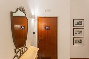 Golden Apartment in Bari