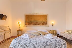 Golden Apartment in Bari