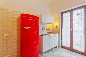 Golden Apartment in Bari