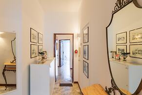 Silver Apartment by Wonderful Italy