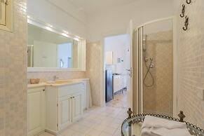 Silver Apartment by Wonderful Italy