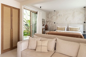Solus Suites