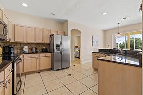 Large Villa - Close to Disney With Extended Patio and Golf Course View