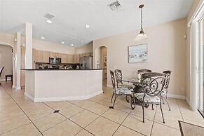 Large Villa - Close to Disney With Extended Patio and Golf Course View