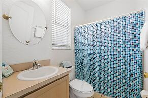 Large Villa - Close to Disney With Extended Patio and Golf Course View