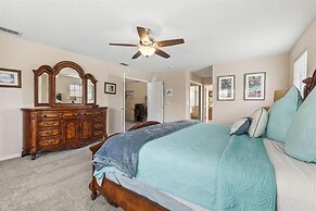 Large Villa - Close to Disney With Extended Patio and Golf Course View