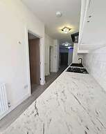 Impeccable 2-bed Apartment in London