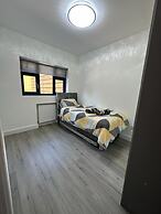 Impeccable 2-bed Apartment in London