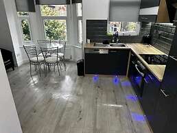 Second Av Flat 4, Hendon London