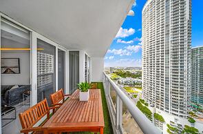 Modern Apartments Biscayne Bay