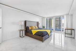 Modern Apartments Biscayne Bay