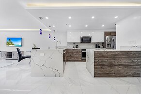 Modern Apartments Biscayne Bay