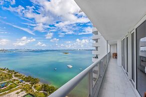 Modern Apartments Biscayne Bay