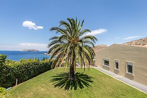 Analisa Luxury Villa