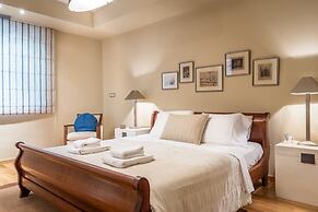 Analisa Luxury Villa