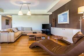 Analisa Luxury Villa